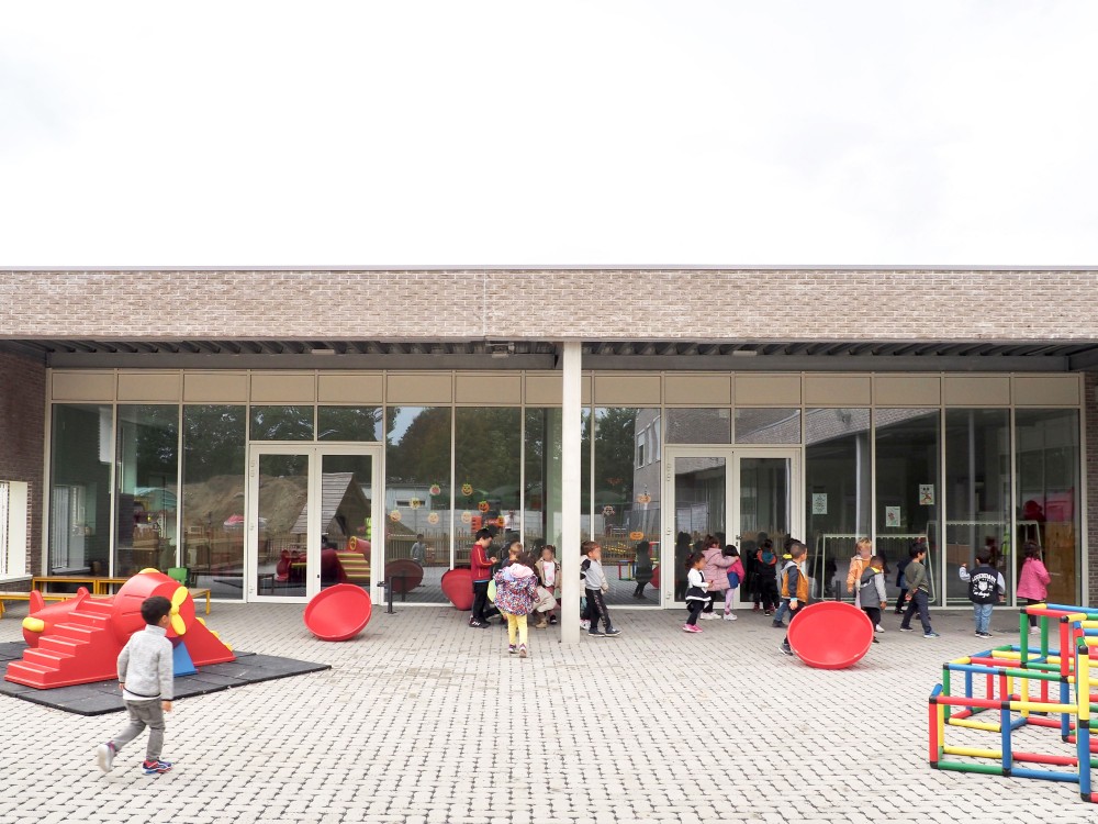 Abscis Architecten - speelplaats kleuterschool - foto Abscis Architecten